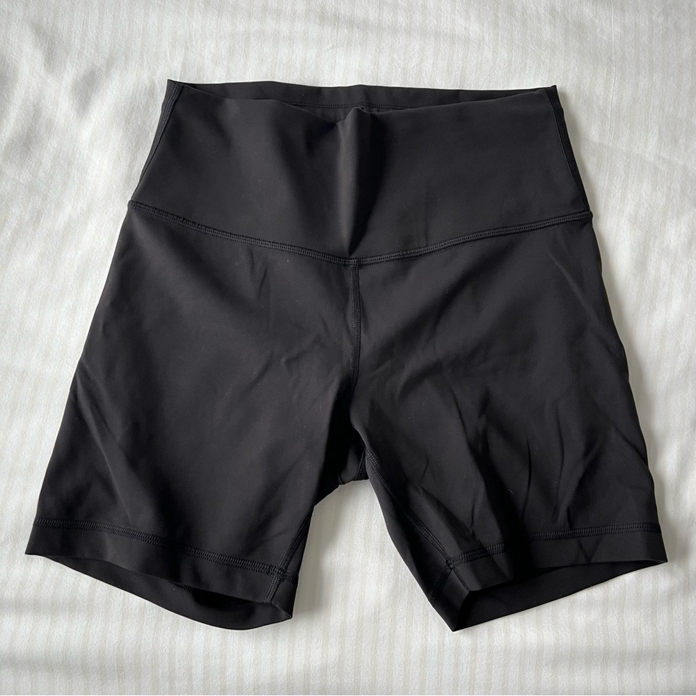 Lululemon Wunder Train High-Rise Short 6" Size 8 in black